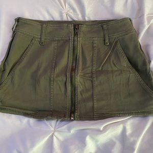 Women’s Mini Skirt w/ Front Zip Up